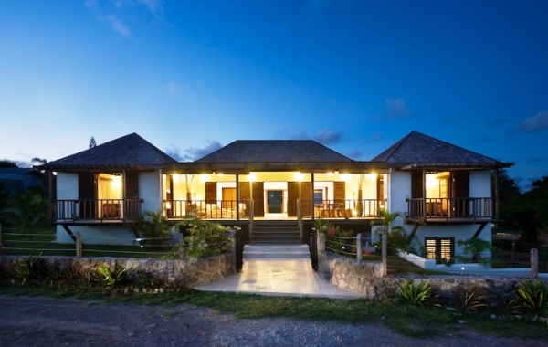 Paradise Properties - Casa Lidia - Dockyard Villa